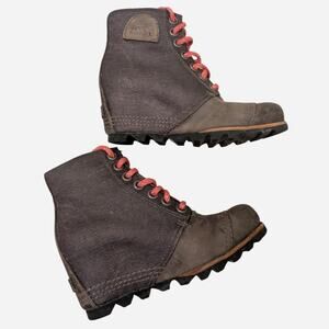 Sorel Wedge Boots with Red Shoelaces